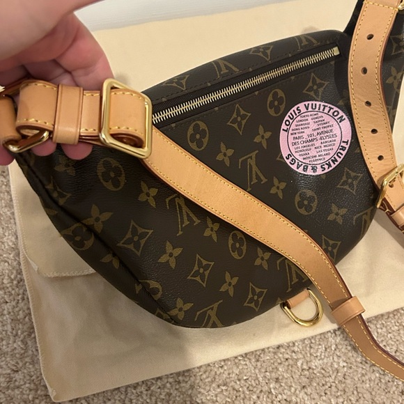 Louis Vuitton My World Tour Bumbag - Picture 12 of 16